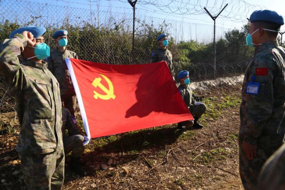 武僧一龙身价过亿,拥有价值千万私人游艇,百万豪车美女相伴